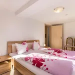 Apartament Marina *